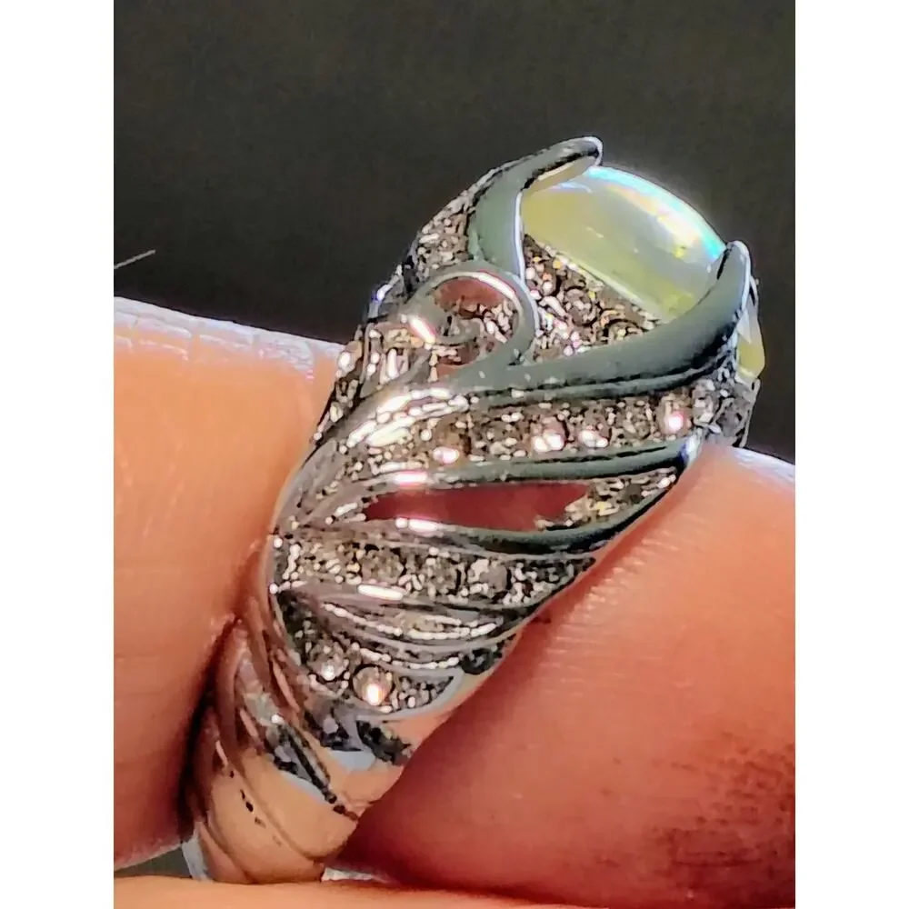 Silver Tone Opalescent Glass Cabochon Ring Size 9